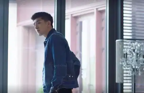 倾城时光厉致诚军人情结的私服穿搭,退伍后依旧帅气满分