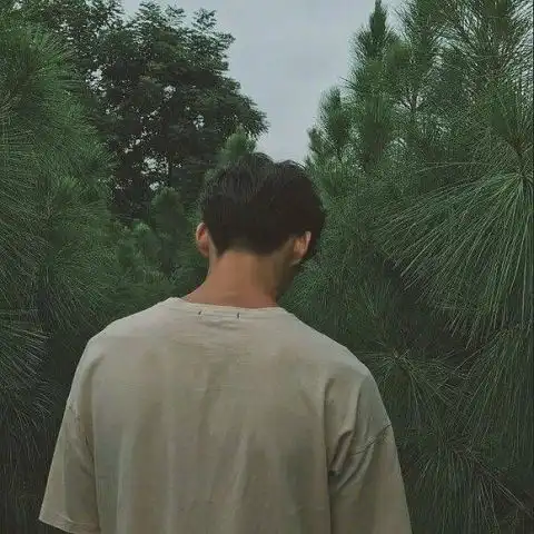 好看头像背影11岁郭冬临