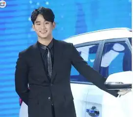  现在又流行中分头了陈伟霆最man杨洋最暖