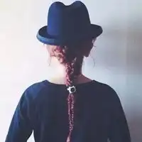  辫子女生头像清新扎辫子的女生小清新头像