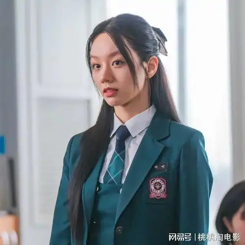  德善李惠利marieclaire杂志大片,海滨度假生活明媚慵懒