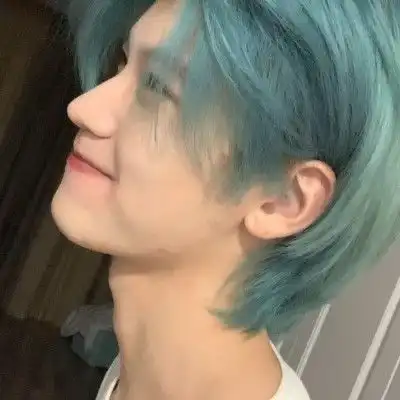 网恋头像男真人15岁