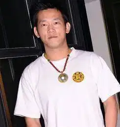  他12岁很受欢迎,他两次被判入狱16年