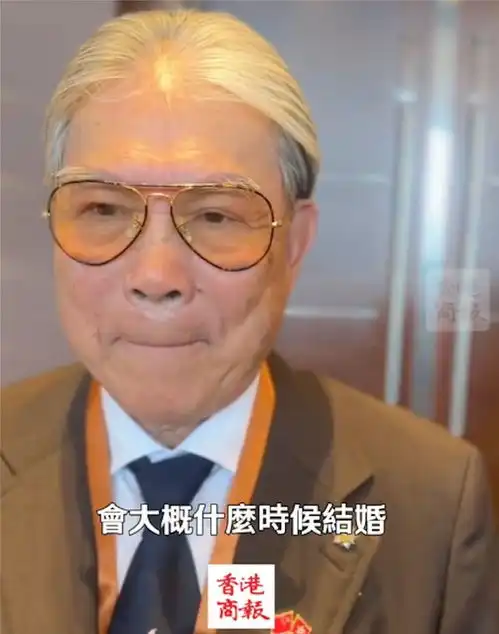  41岁霍启山未婚没被父亲催婚,霍震霆称管不了太多,任其自由发展