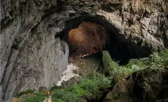  这个洞穴能装下40层大楼当地人都不敢进