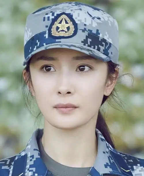  回看真正男子汉,杨幂小小身板可爱小脑袋,怎么这么娇憨