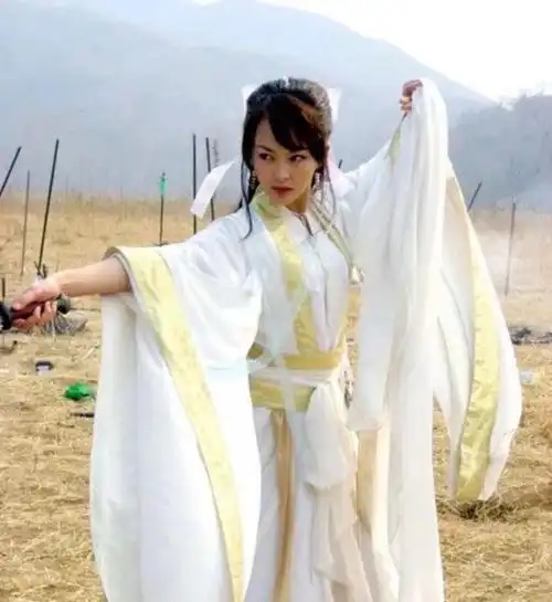  演过陆雪琪的女星杨紫被全网黑李沁争议大唐嫣却意外地合适