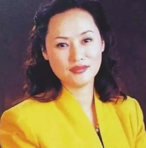  女首富陈丽华年轻照片曝光,网友好美,怪不得唐僧会鞍前马后