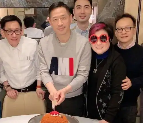 张国荣前经纪人陈淑芬为唐鹤德庆生,她曾是张国荣成功背后的女人