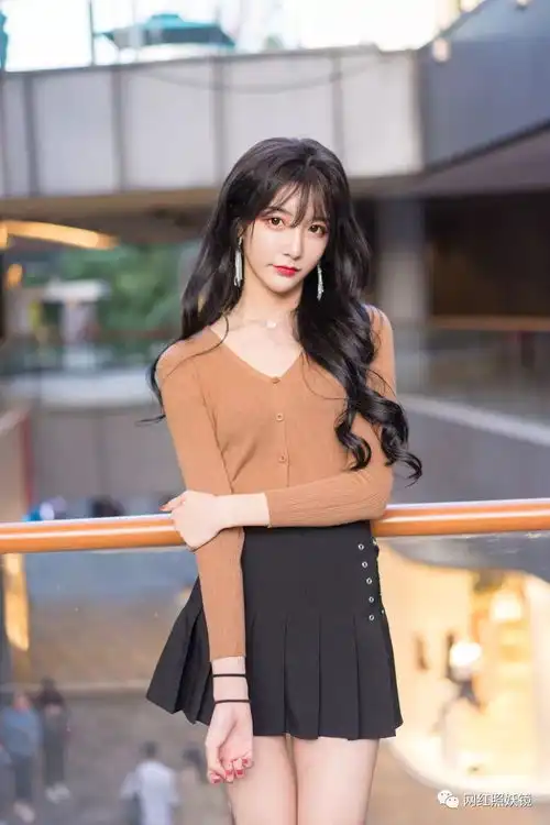  撞脸黄轩的网红民法老师拒绝出道,教女性防狼术的博主竟是个性变态