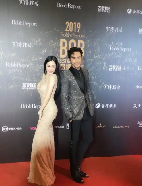  钟丽缇小女儿走秀,身高长腿不输超模,完美继承港风美女基因