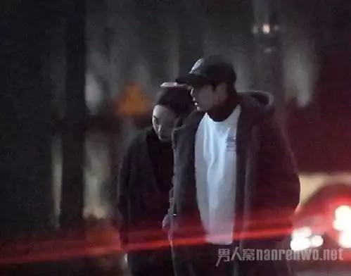  赵炳奎金宝罗恋情公布网友发现两人恋情早有预兆