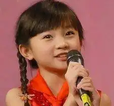 她曾是最火的童星,却无名校录取她,如今就读南艺汇演站c位
