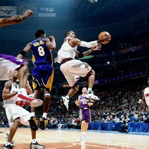  同处巅峰期,nba四大分卫谁最强看看艾弗森如何回答