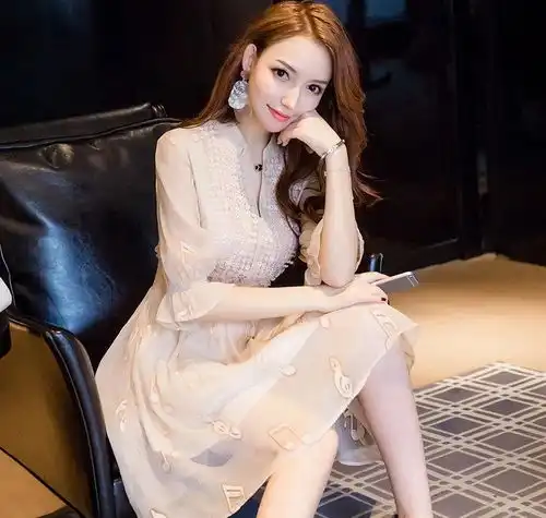  生日老公送我的裙子,穿上那刻我就哭了,太漂亮美的让人窒息