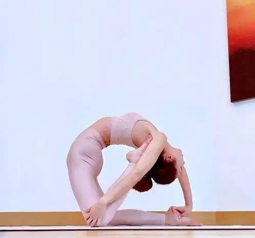  岁月从败美人,42岁陈数依旧身材曼妙,常练瑜伽有效果