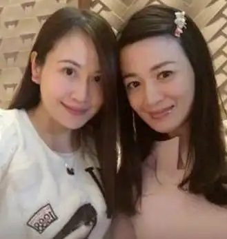  再聚首,韦小宝的五位老婆同框,缺席者被陈奕迅拐走