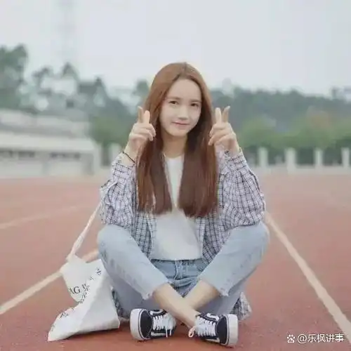  我追同学3年,她不予明确回答,我放弃娶别人,她再给我次机会