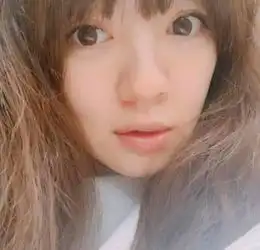  安以轩晒孕装自曝已处孕中期,网友又瘦又美不显怀,美炸了