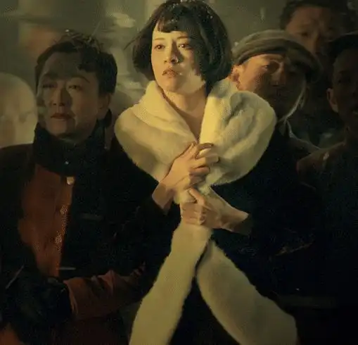  她是战狼2的原定女主角,临时加价背叛吴京,如今却混成这样