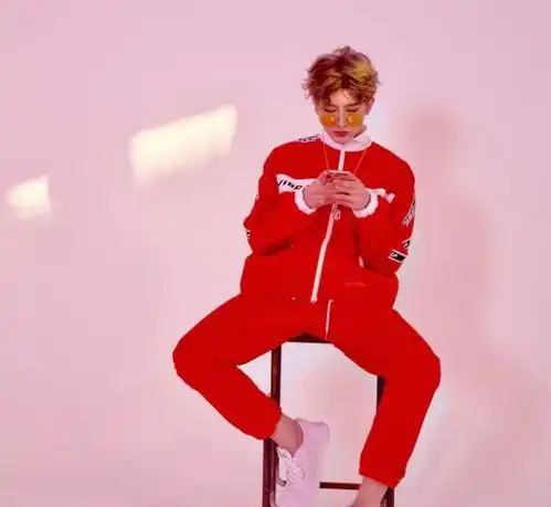  男明星网络热度排行榜,蔡徐坤第一,是易烊千玺和王俊凯的总和