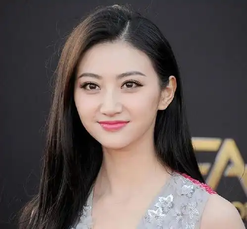  被强行硬捧的明星却一直不火,李沁蒋劲夫上榜,最强还是她