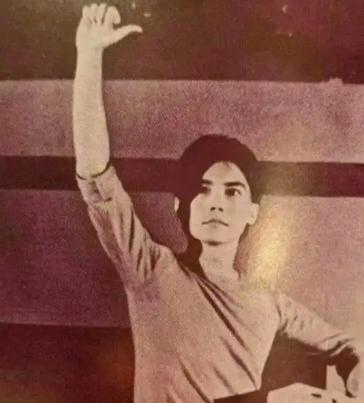  69岁尊龙近照曝光,面容苍老但气质犹在,感情不顺至今膝下无子