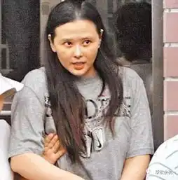  曾经的超级无敌美少女,两次提名金马奖,却自毁前程三次入狱,还被小15岁的男友嫌老,为爱整容