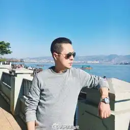  浅猪家的七七是谁爸爸像男票妈妈像姐姐一家都在逆生长