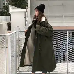  我月生活费还有八百,下个月十号发工资,我需要买厚外套和鞋子还有话费两种外套,有一个60的呢子大衣