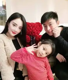  被演戏耽误的神箭手贾乃亮玩射击百发百中,对镜比v耍酷帅炸了