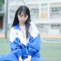  初中生女生头像穿校服的初中生女生头像