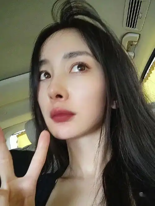  她今天生日贡献的瓜一个比一个精彩
