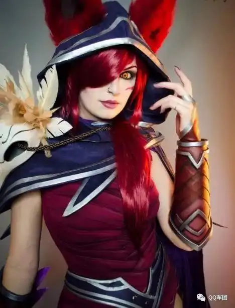 英雄联盟霞cosplay气场爆棚的红发小姐姐