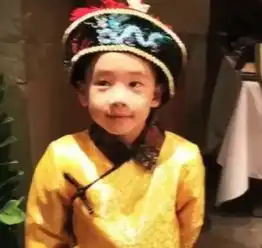  陈小春扮演韦小宝jasper扮演皇上太可爱