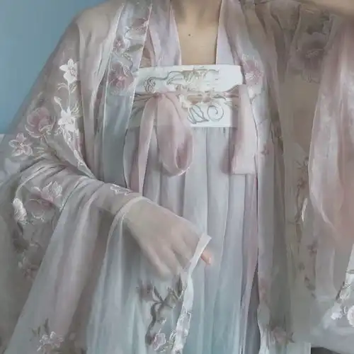  唯美意境古风汉服女生头像但愿微信头像我要个性网