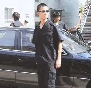  厦门首现私人保镖公司每天近两千元有点尴尬