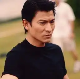  香港四大天王,他们三人都持续火热,不过最低调的他却是最壕的