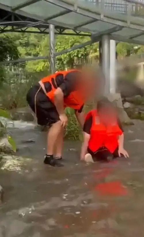  热闻唐僧师徒过通天河贵州一漂流因太刺激引热议近期多地漂流事故频发