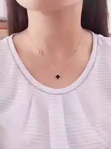  妹子的新年礼物内附真假对比图梵克雅宝雅宝四叶草项链每个女孩都难以抗拒精致盒装唯美锁骨链亚金项链