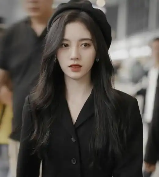  鞠婧祎为什么一直只留长发看到她少见的短发照后,网友不敢认