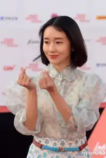  冻龄女神李贞贤温婉动人美少女金宝罗散发青春气息韩国频道人民网