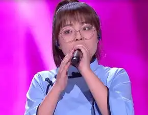  中国好声音已经今非昔比,冠军邢晗铭呢,只不过是一个过路小丑罢了