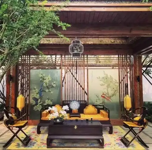  红木是木火组合,能聚气聚财聚人