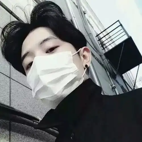 动漫帅哥头像戴口罩男主