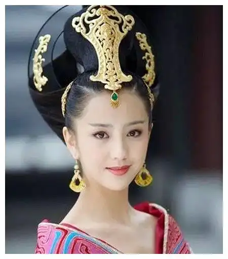  古装美人戴一套首饰的造型,唐嫣李沁赵丽颖谁戴的最美