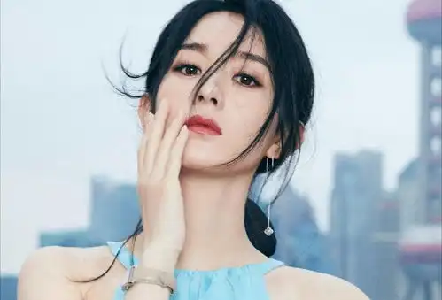 和赵露思长得像的演员
