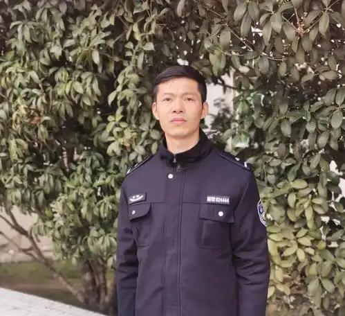  合肥帅小伙紧急出手