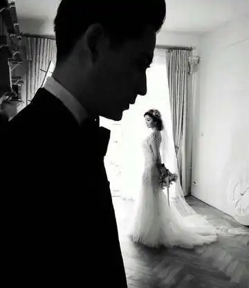  周渝民老婆公开隐藏三年的婚纱照,当年仔仔和大s分手原因曝光