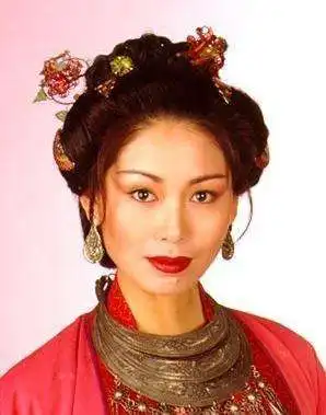  她是美丽的教主夫人,却嫁给韦小宝,是为了幸福还是别有目的